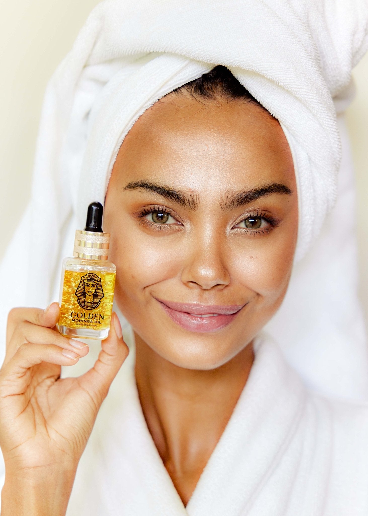 Panya Natural Golden Moringa Oil: Luxurious, rejuvenating organic Thai moringa oil skincare with real 24k gold